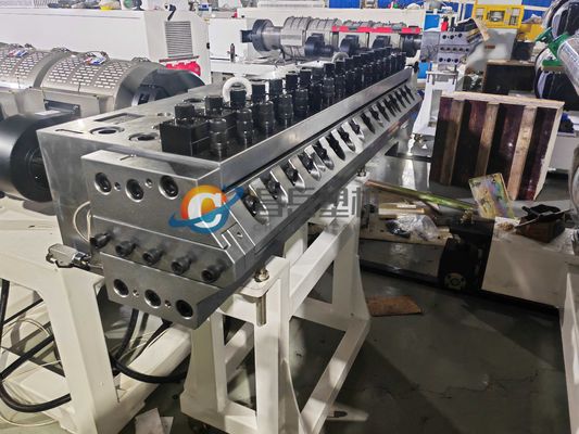 Single Plate Layers Plastic Board Machine with Full Intermeshing Engagement System SJSZ80/156 Best Choice