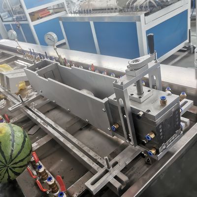 380kg/H UPVC Profile Extrusion Machine 80/156 PVC Window Profile Extrusion Line