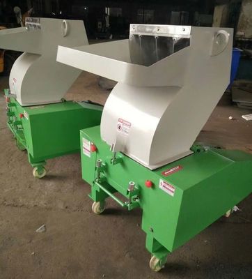 200Kg/H 300Kg/H Plastic Crusher Machine For UPVC Profile PVC Pipe And WPC