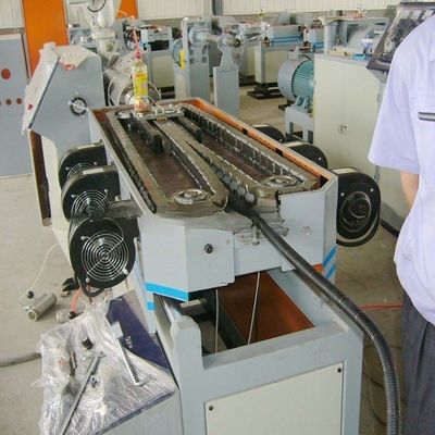 Single-Screw PVC Plastic Single Wall Corrugated Pipe Extruder Machine with One Feed