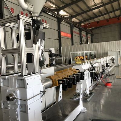 Deep Screw Channel Structure Separate Type Extruder Plastic PE Pipe Production Line