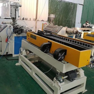 Customized Request PVC Single Wall Corrugated Pipe Extruder Machine with Exhaust