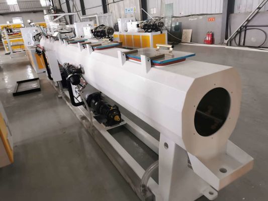 Double-screw PVC Pipe Extrusion Machine / Extrusion Line for Large-scale Production