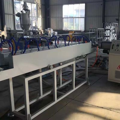 Durable PVC Fibre Reinforced Pipe Extrusion Molding Machine with Twin-Screw Design