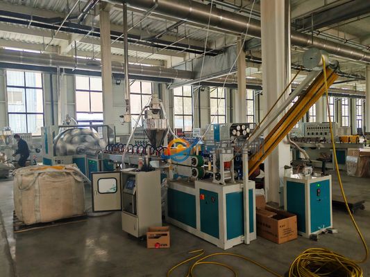 Durable PVC Soft Pipe Extrusion Machine with Terylene Fibre Network for High Pressure Gas Transportation