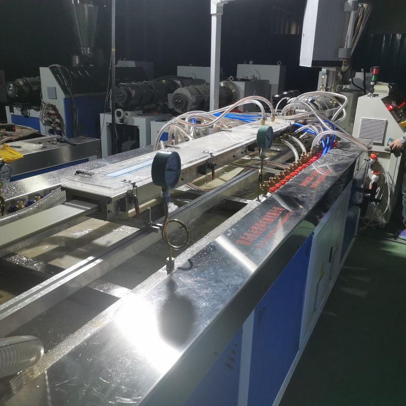 Assembly Structure Integral Type Extruder PVC Profile Extruder Machine for Automatic Production