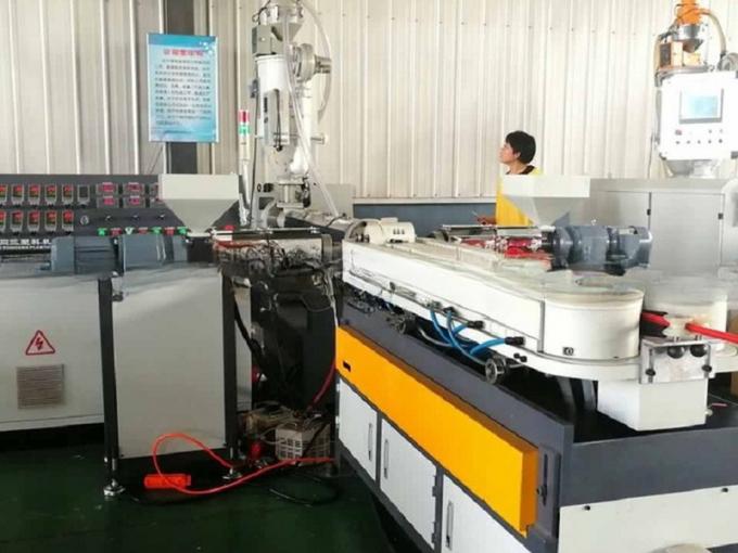 China Brand′ S PVC Single Wall Corrugated Pipe Extruder Machine